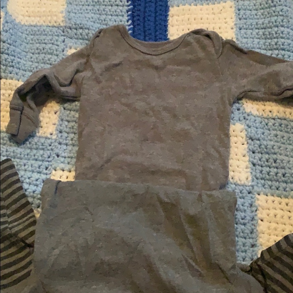 Bodysuits - Picture 3 of 3